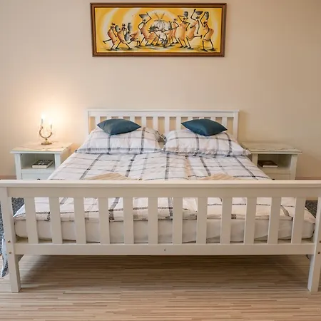 Your In 3br ブダペスト